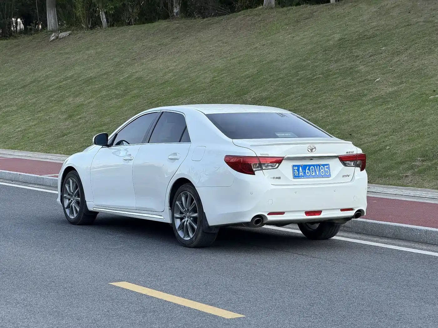 Toyota Reiz 2013 2.5V Premium Edition фото 7