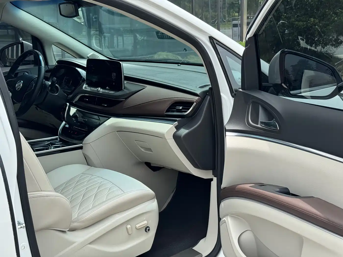Buick GL8 2020 Model Land Business Class 652T Luxury фото 26