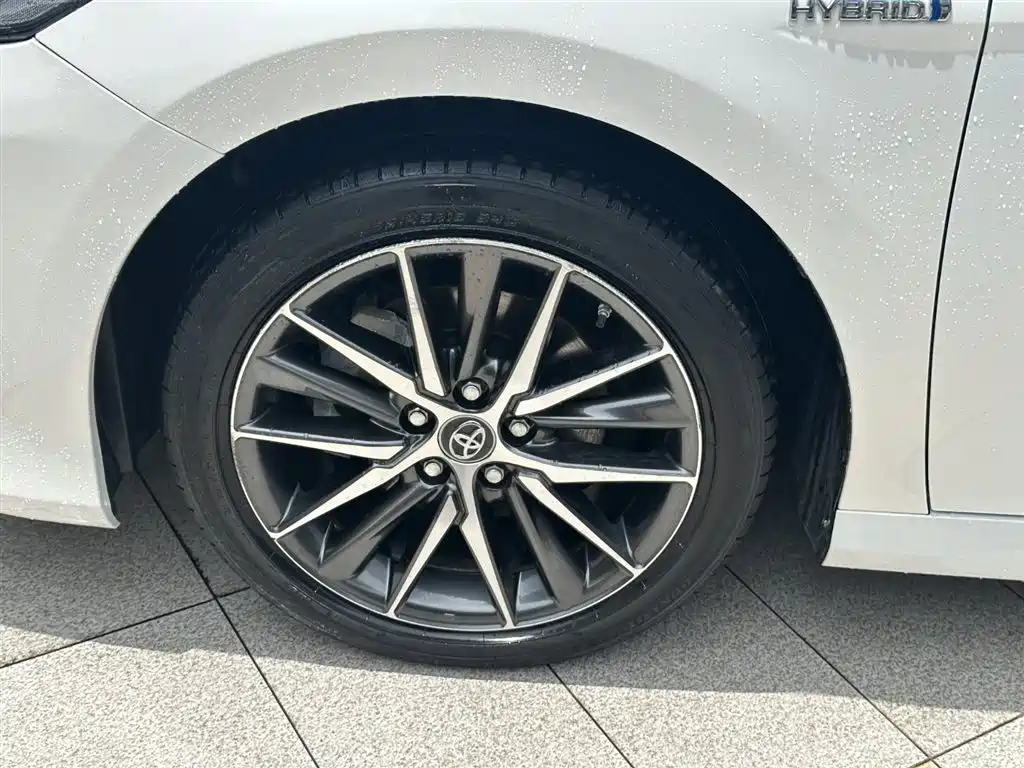Toyota Camry 2021 Hybrid 2.5HG Luxury Edition фото 15