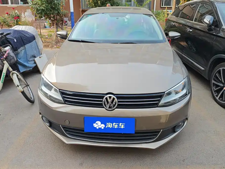 Volkswagen Sagitar 2014 Facelift 1.6L Automatic Comfort фото 2