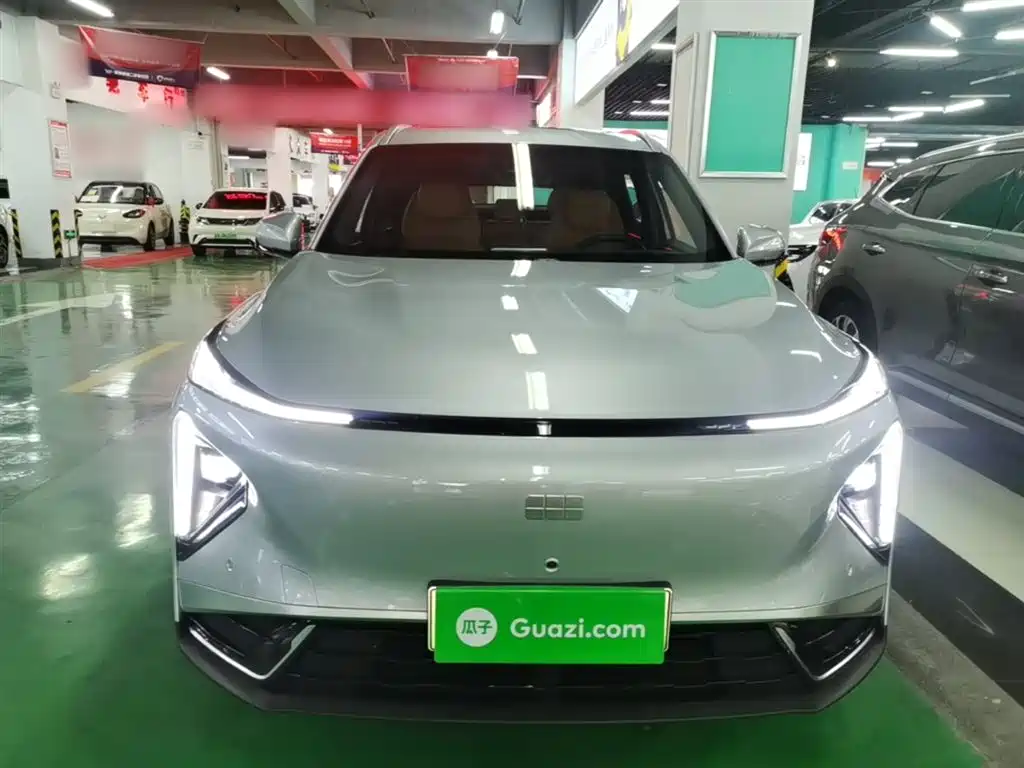 Geely Galaxy Galaxy L7 2025 EM-i 115km Explorer+ Edition фото 3