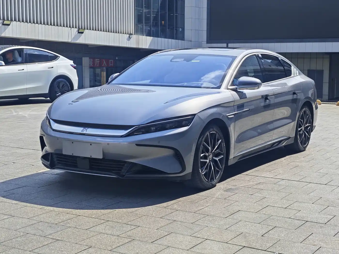 BYD Han 2024 EV Glory Edition 610KM AWD Celestial Eye Smart Driving фото 16