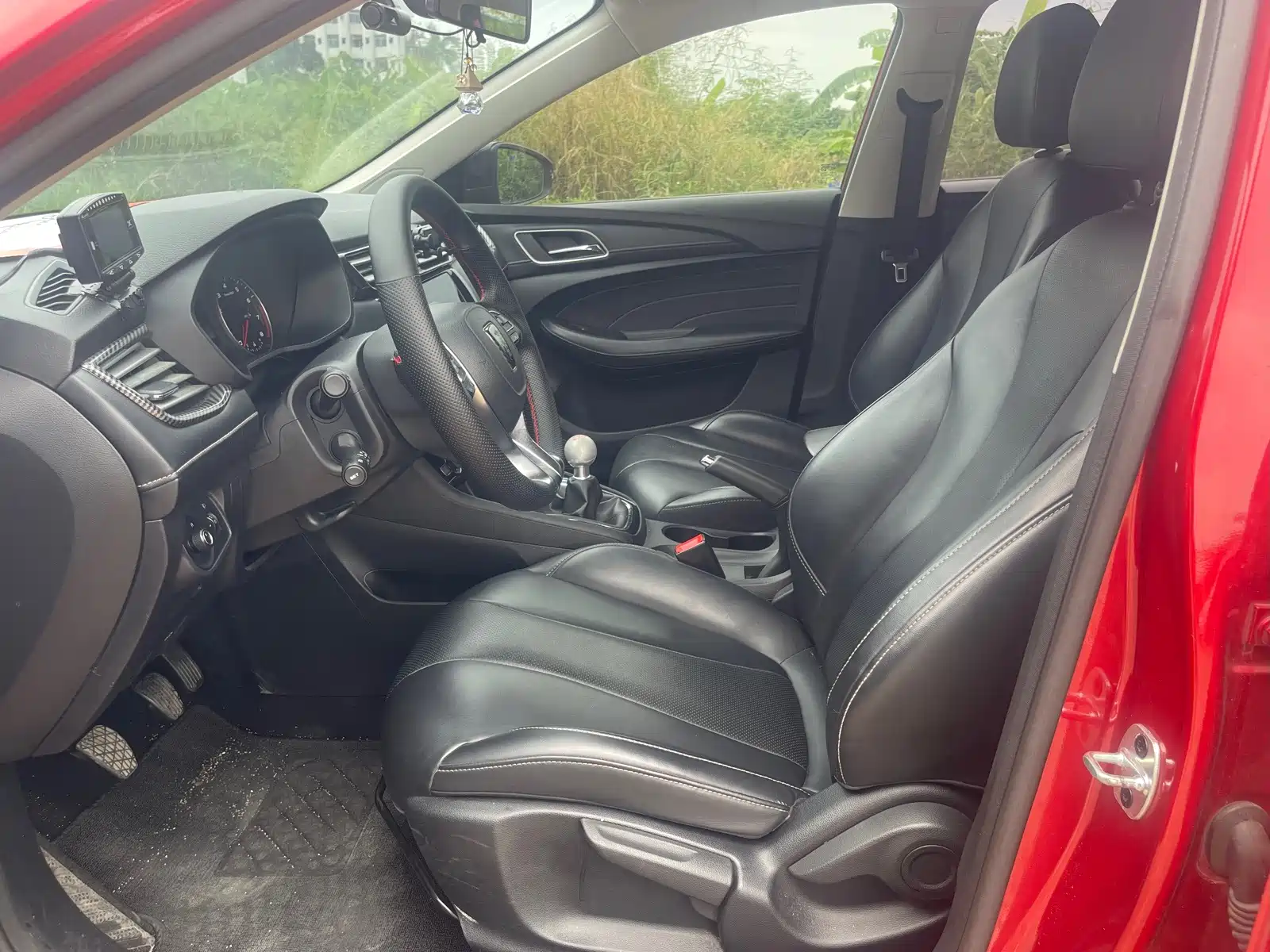 Фото 4 - Roewe i5