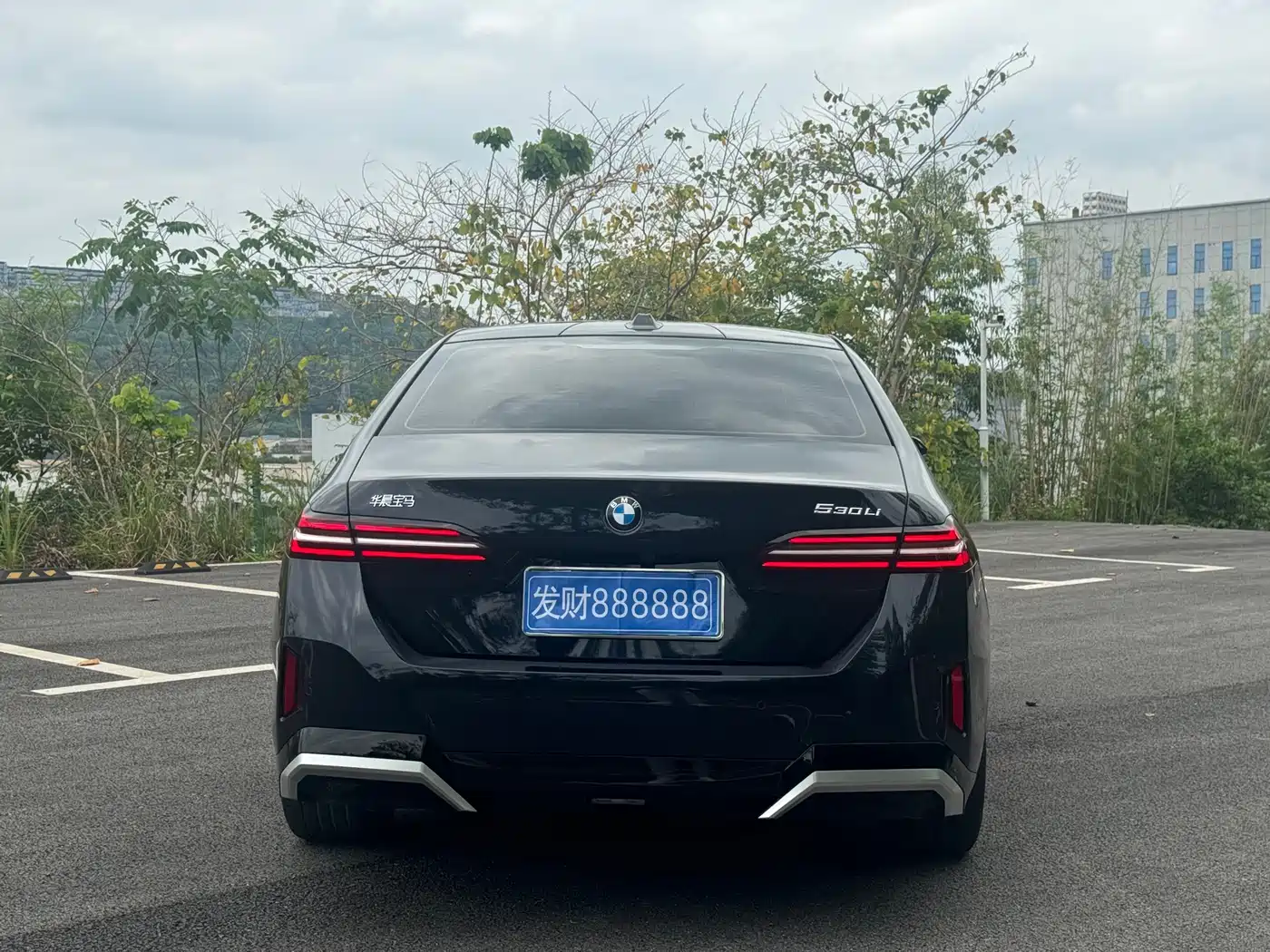 BMW 5 Series 2024 530Li Premium M Sport Package фото 5