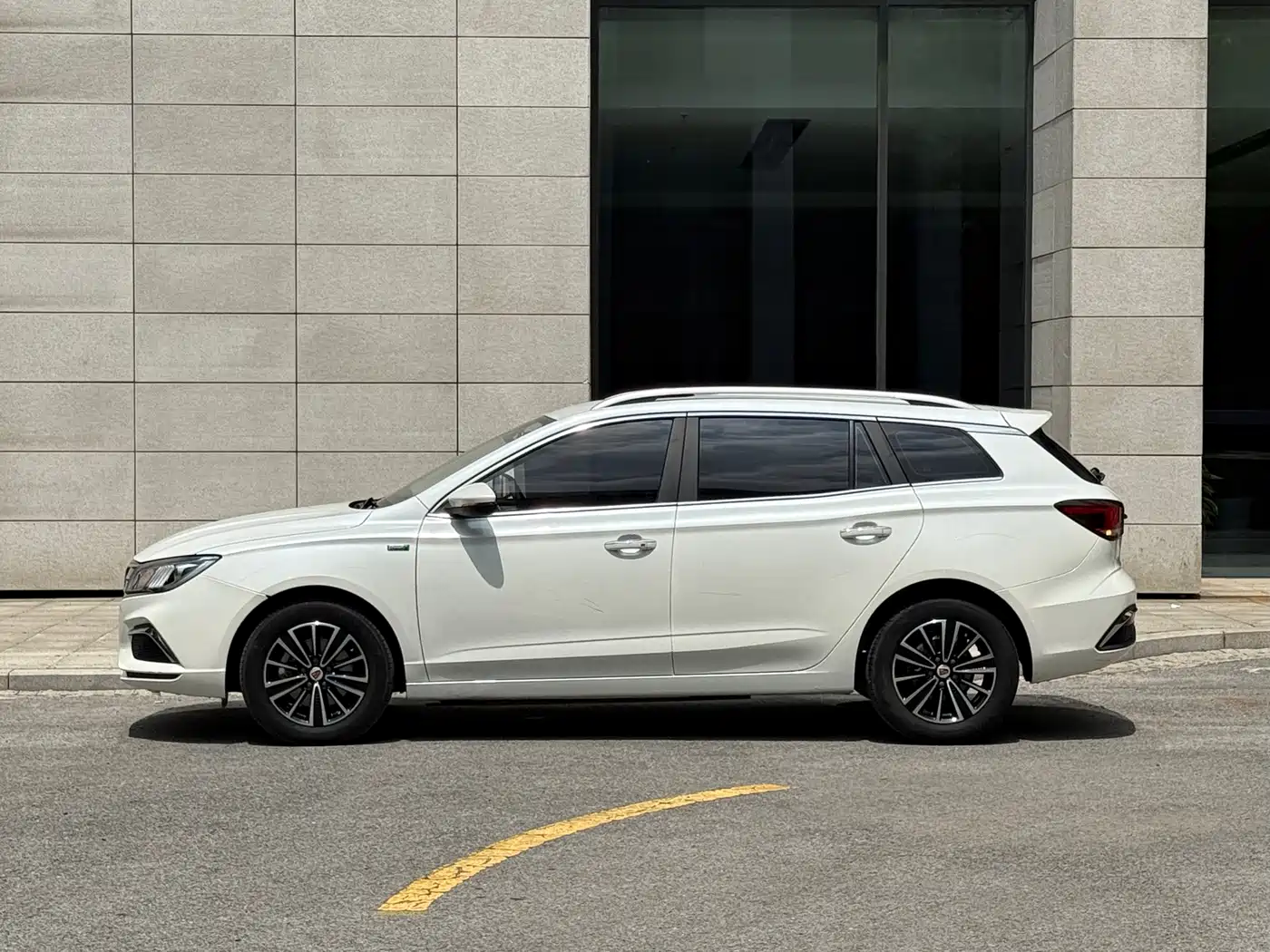 ROEWE EI5