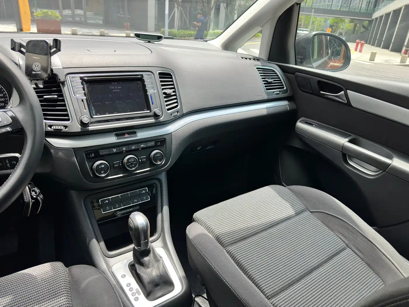 Volkswagen Sharan 2018 380TSI Comfort 7-Seater фото 15