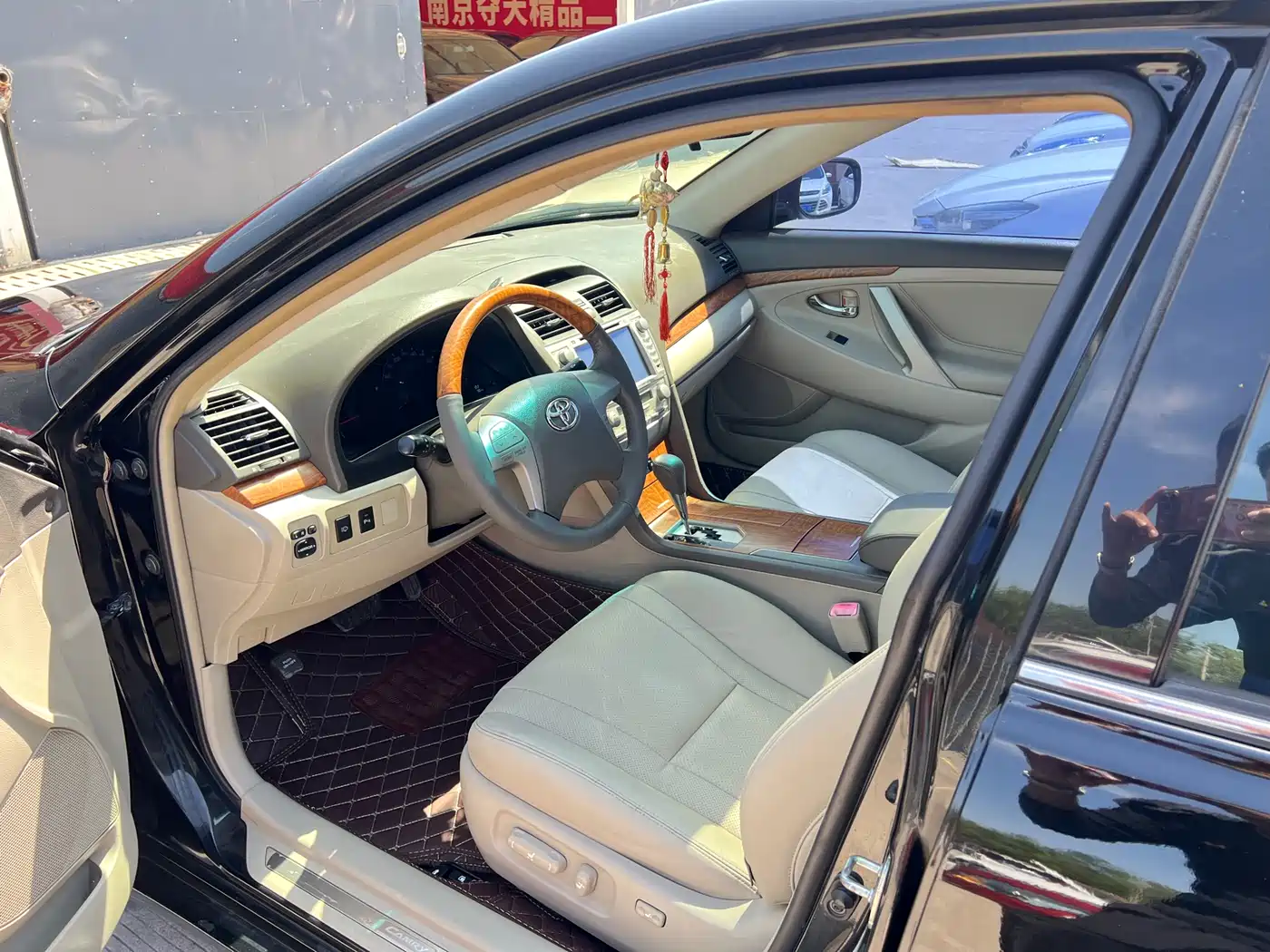 Toyota Camry 2011 240G Luxury Anniversary Edition фото 9