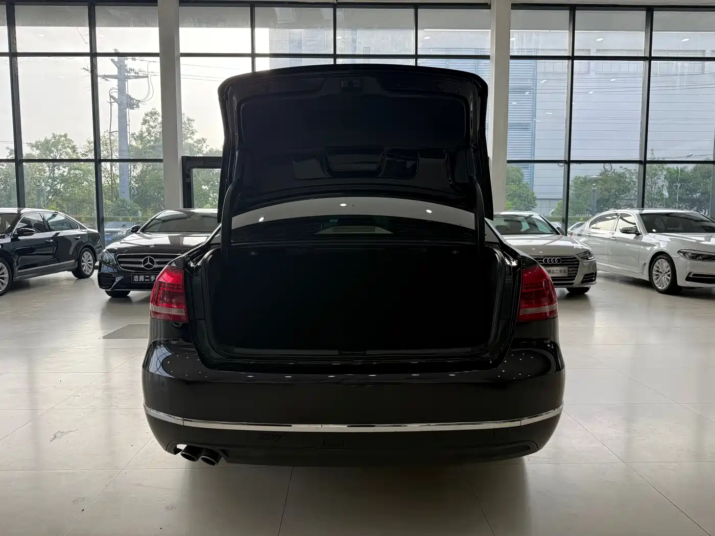 Volkswagen Passat 2014 1.8TSI DSG Luxury Edition фото 12