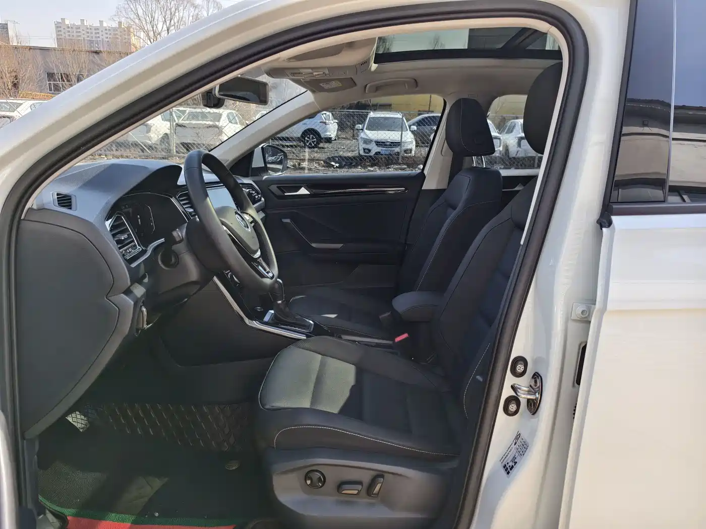 VOLKSWAGEN T ROC EXPLORING SONGS