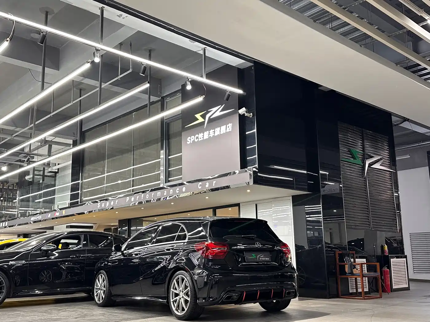 Mercedes-Benz A-Class AMG (Import) 2017 Facelift AMG A 45 4MATIC фото 14
