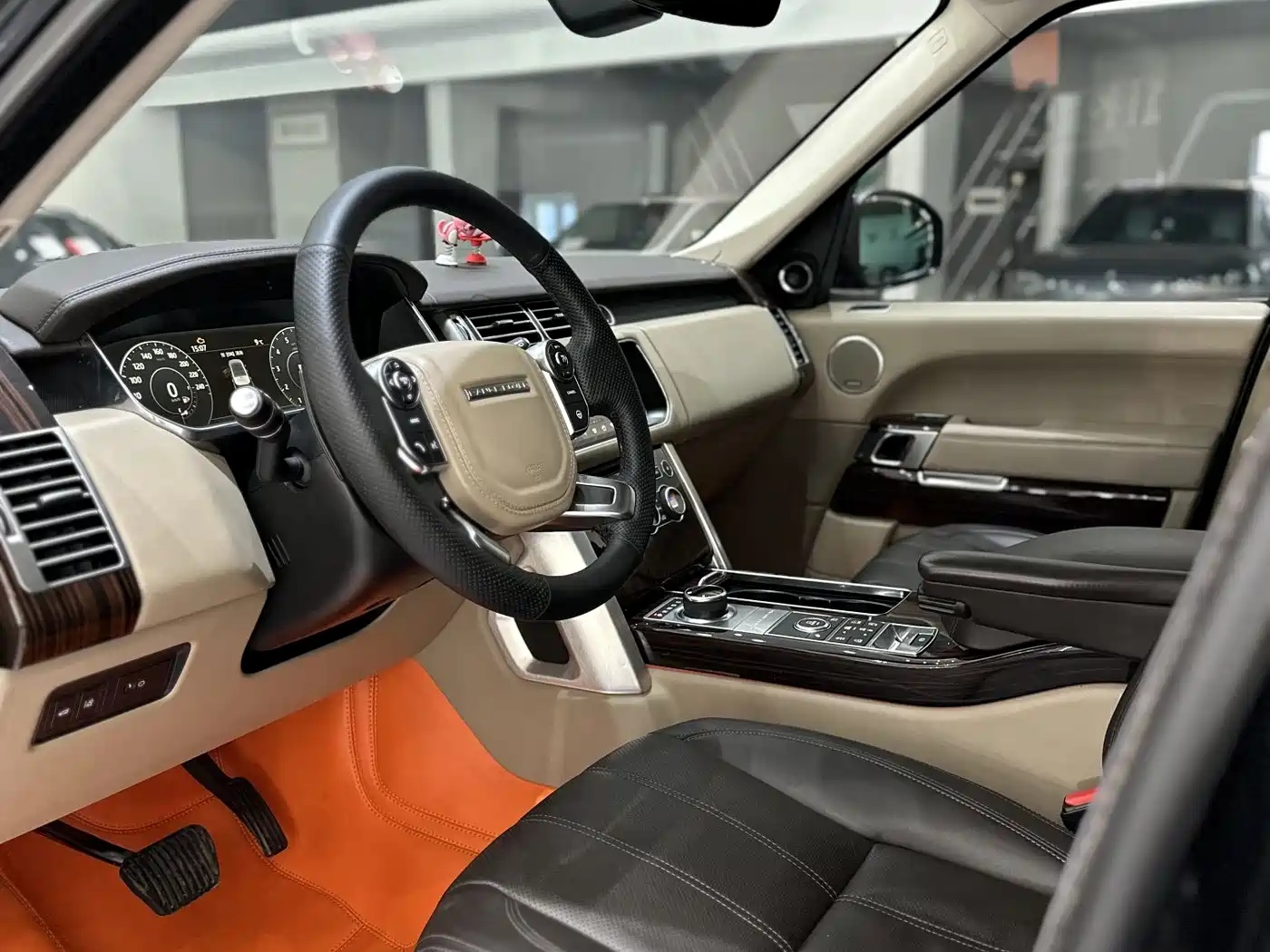 Land Rover Range Rover 2017 3.0 SC V6 Vogue LWB (Long Wheelbase) фото 4