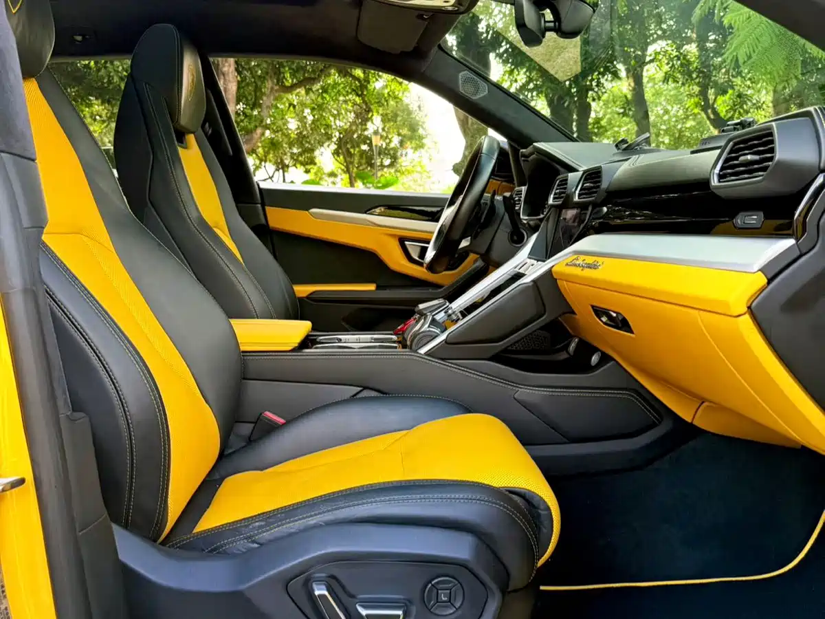 Фото 11 - Lamborghini Urus
