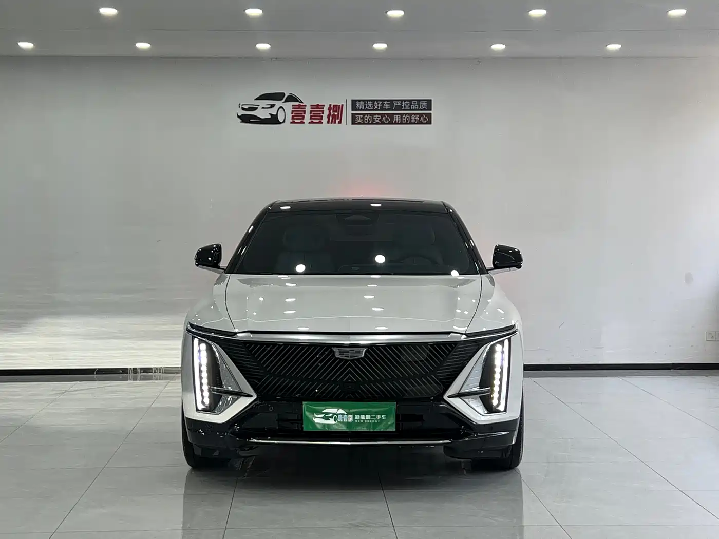 Cadillac IQ Rui Ge 2022 RWD Long Range Luxury Edition фото 2