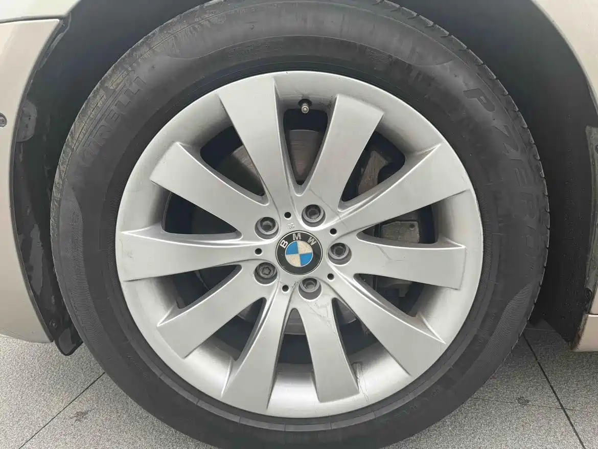 BMW 7 Series 2009 740Li Luxury фото 5