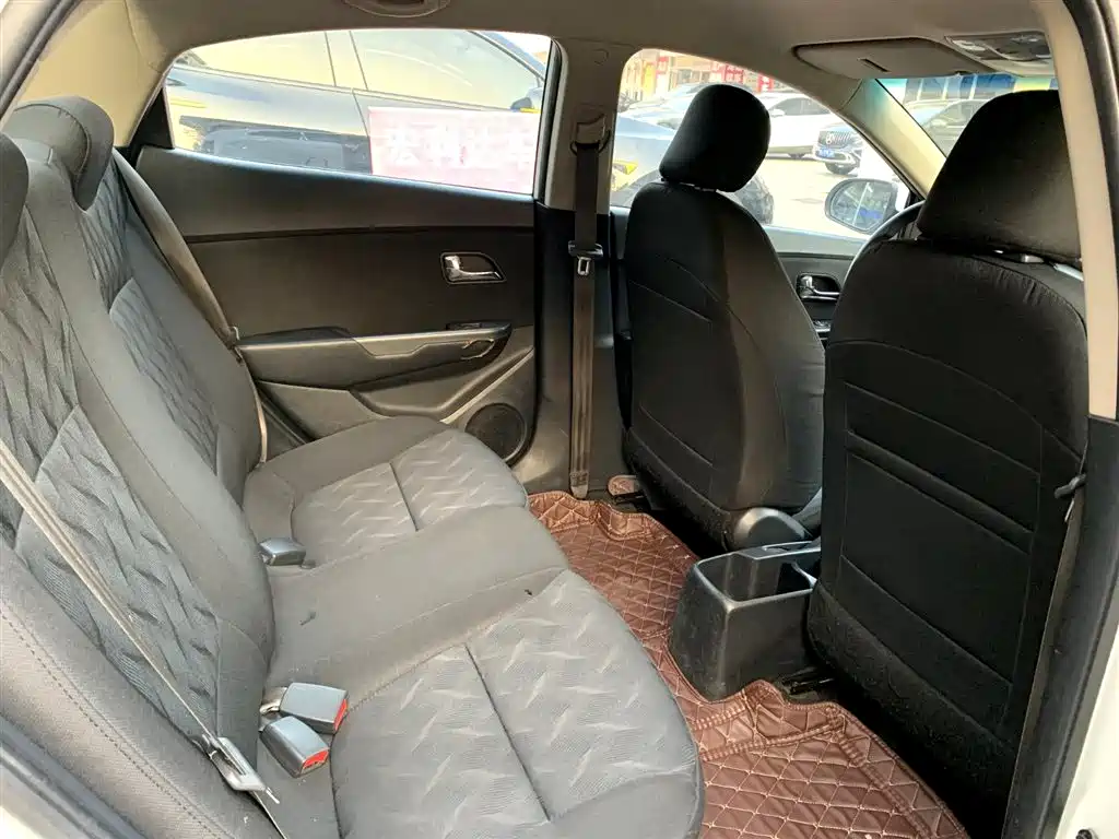 Kia K2 2012 Sedan 1.4L AT GLS Commemorative Edition фото 14