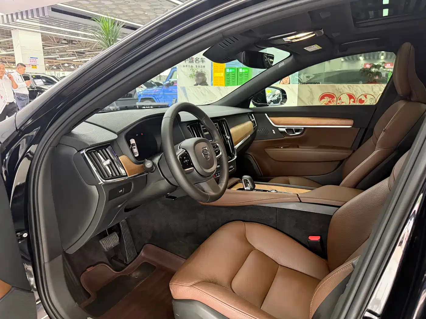 Фото 4 - Volvo S90