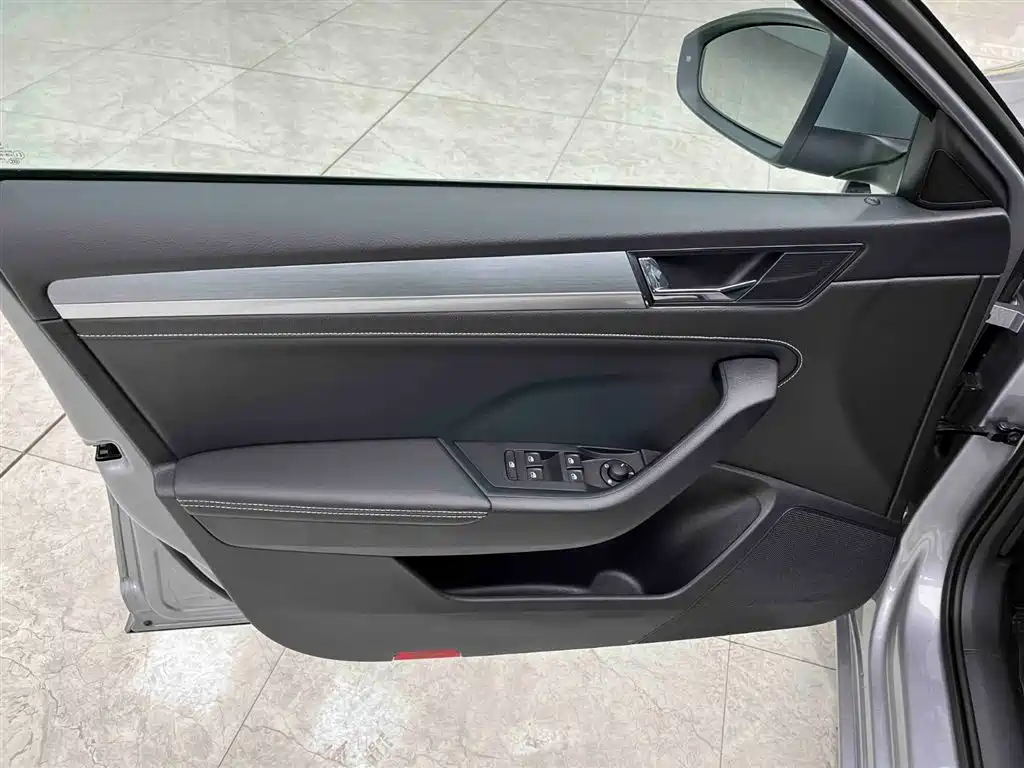 Škoda Superb 2023 Facelift TSI280 DSG Premium Edition фото 10