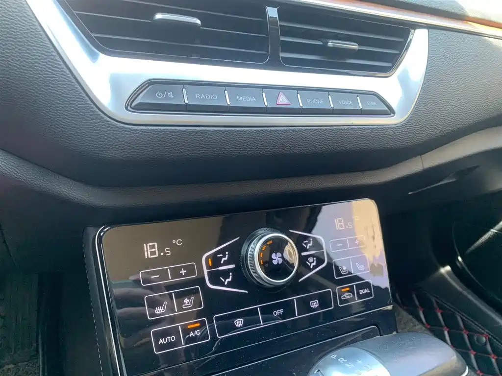 Hongqi H5 2018 30TD Smart Connected Royal Edition фото 9