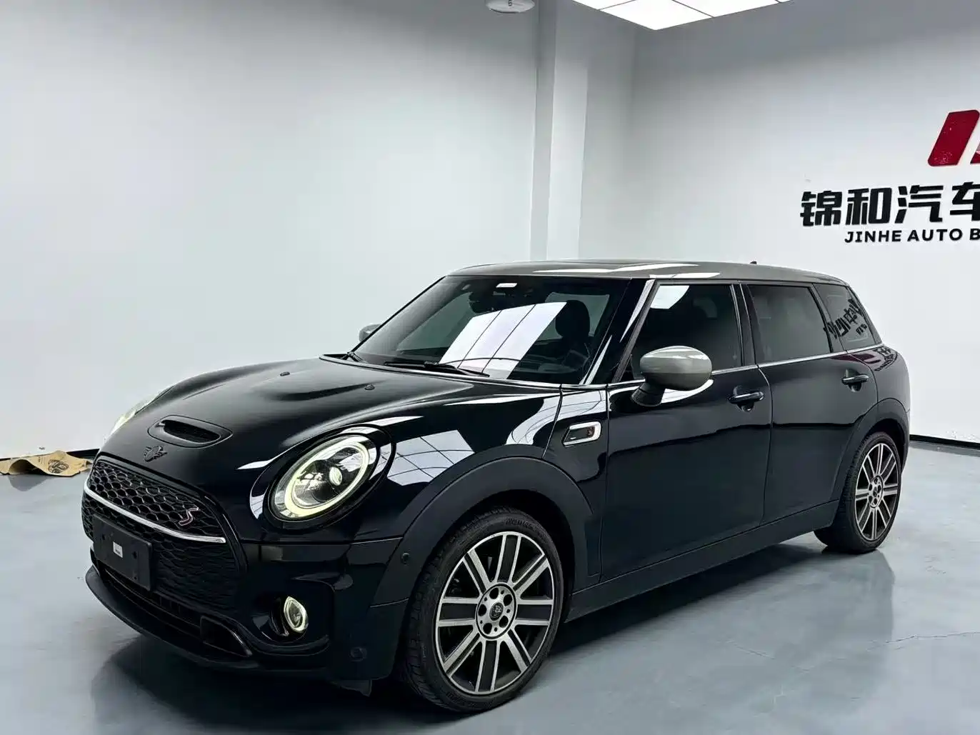 MINI CLUBMAN 2023