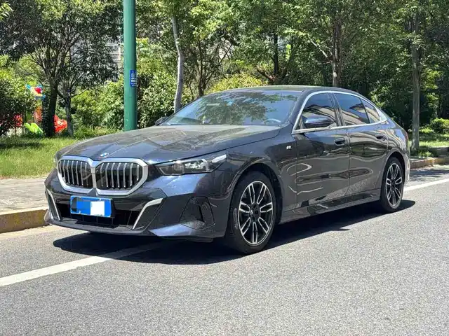 BMW 5 530Li, Лидер, M Спорт-пакет