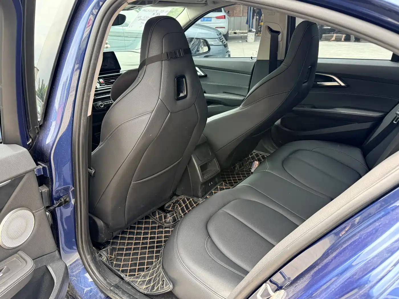 BMW 1 Series 2021 120i M Sport Shadow Edition фото 8