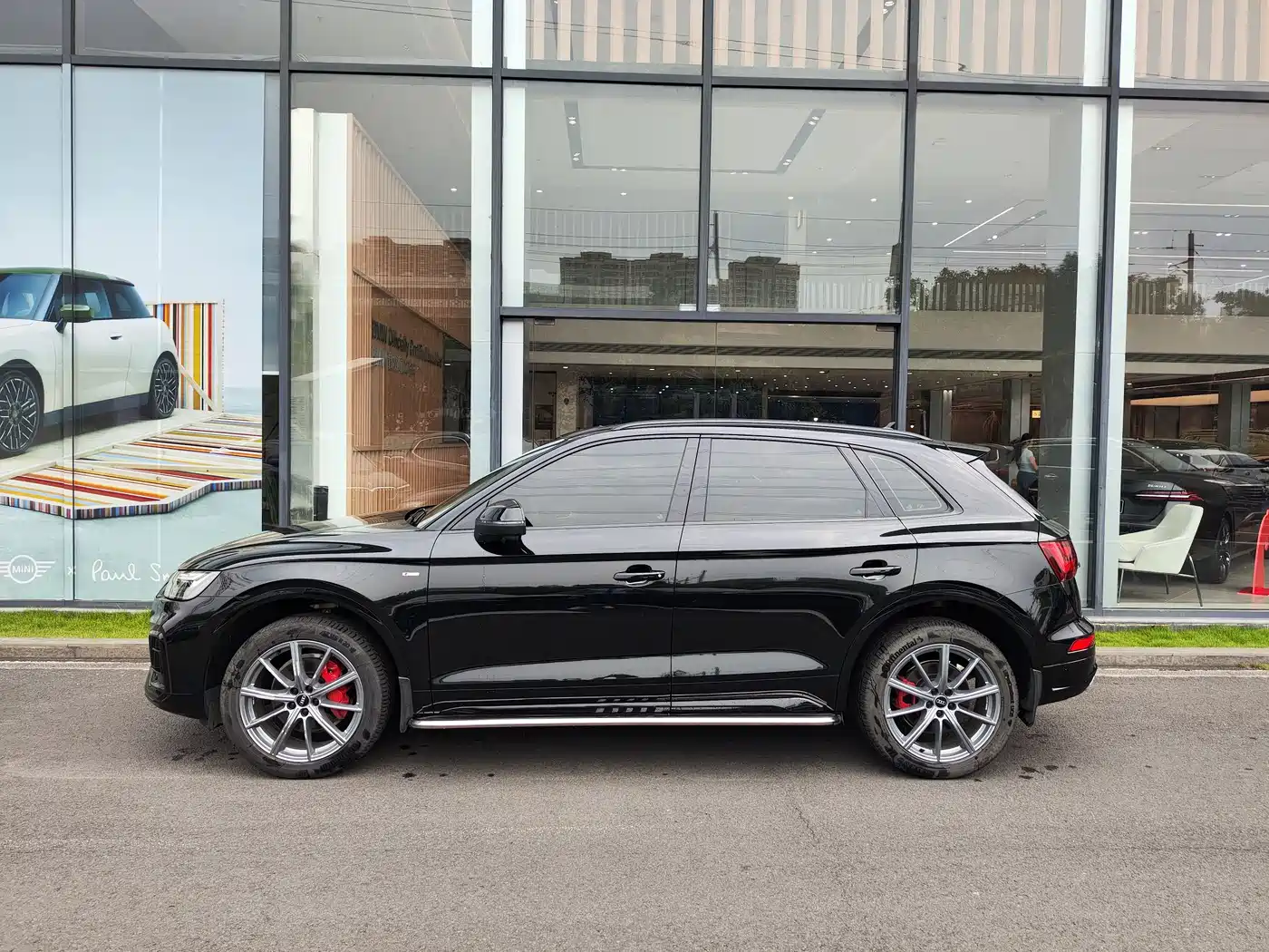 Audi Q5L 2024 Model 40 TFSI Luxury Dynamic фото 9