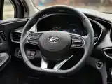 Photo 15 - Hyundai Santa Fe