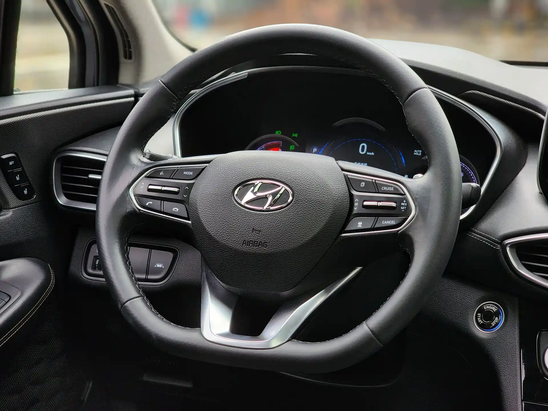 Photo 15 - Hyundai Santa Fe
