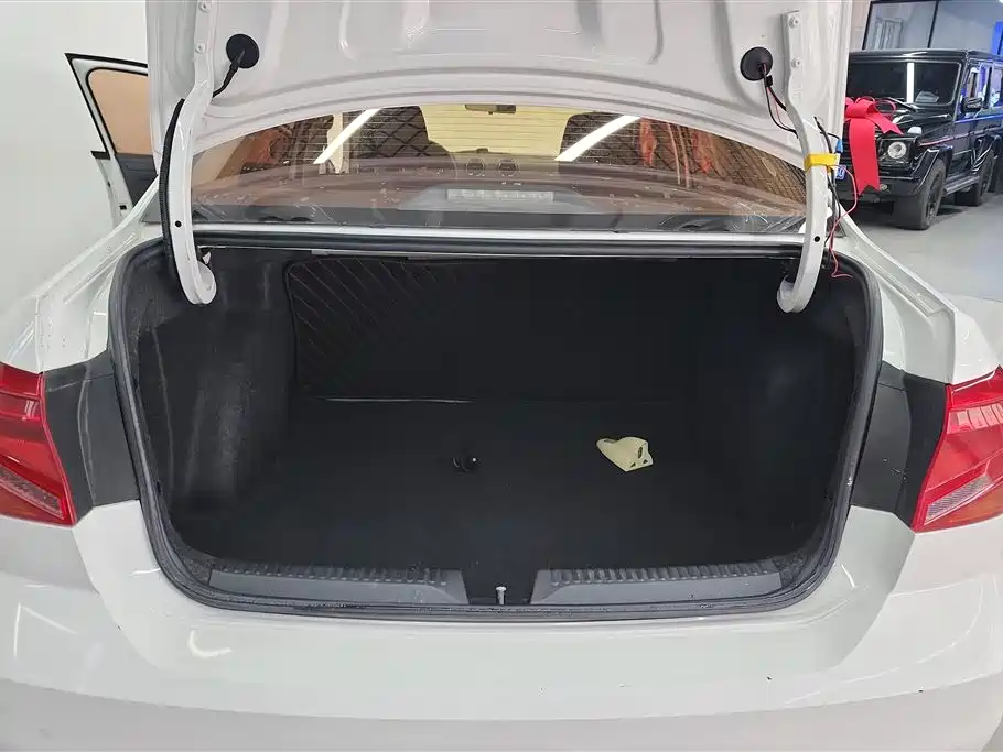 Volkswagen Jetta 2017 1.5L Manual Fashion фото 4