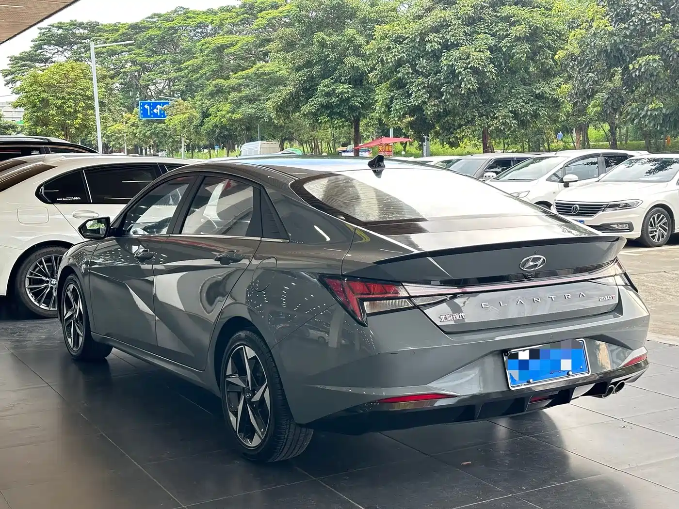 Hyundai Elantra 2022 240TGDi DCT LUX Premium Edition фото 9