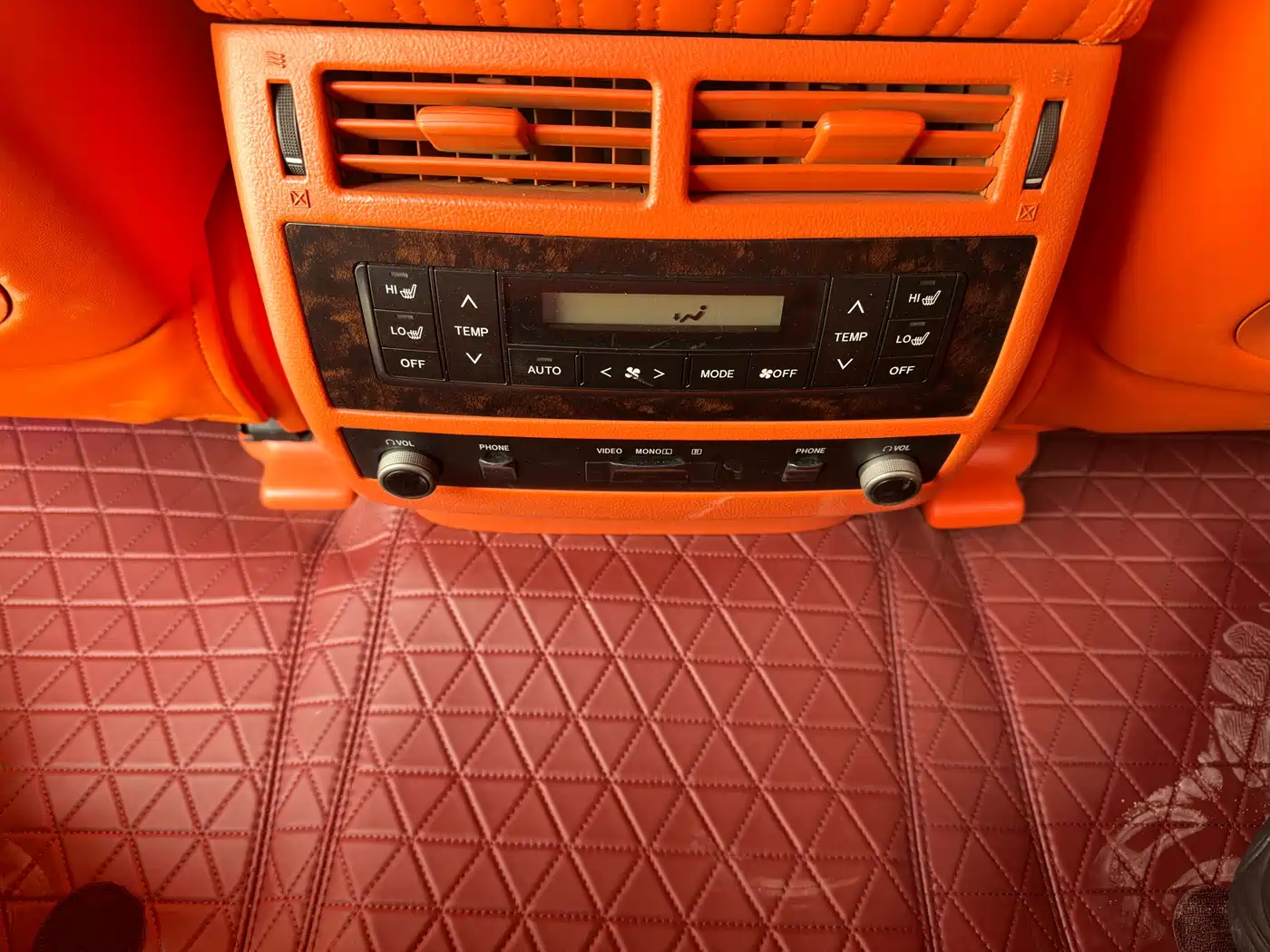 Toyota Land Cruiser 2010 Model 4.7L Automatic VX фото 11