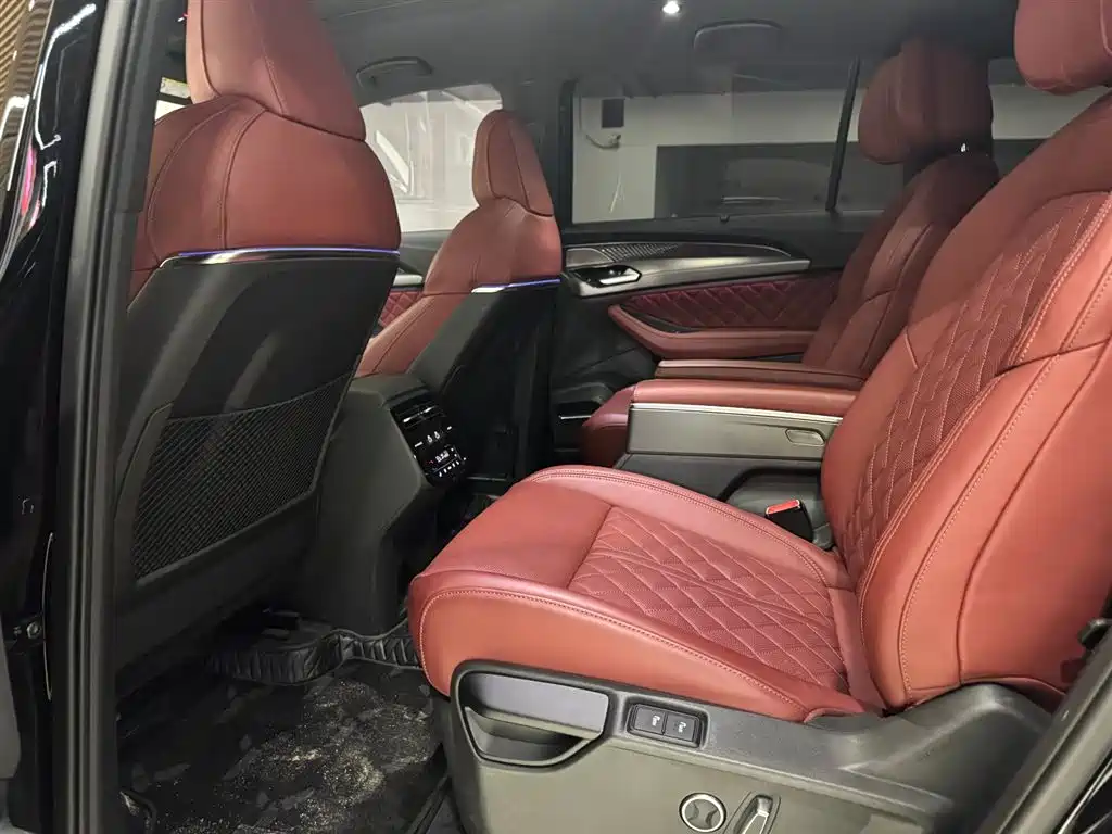Audi Q6 2025 2024 45 TFSI quattro Black Warrior Edition 6-seater