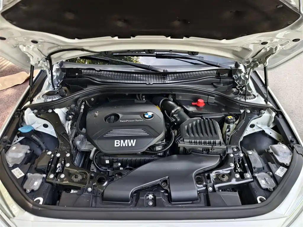 BMW 1 Series 2017 118i Sport фото 11