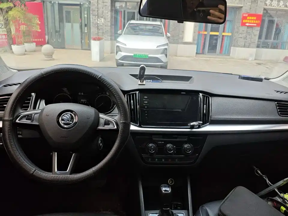 Škoda Kamiq 2021 1.5L Auto Comfort Edition фото 5