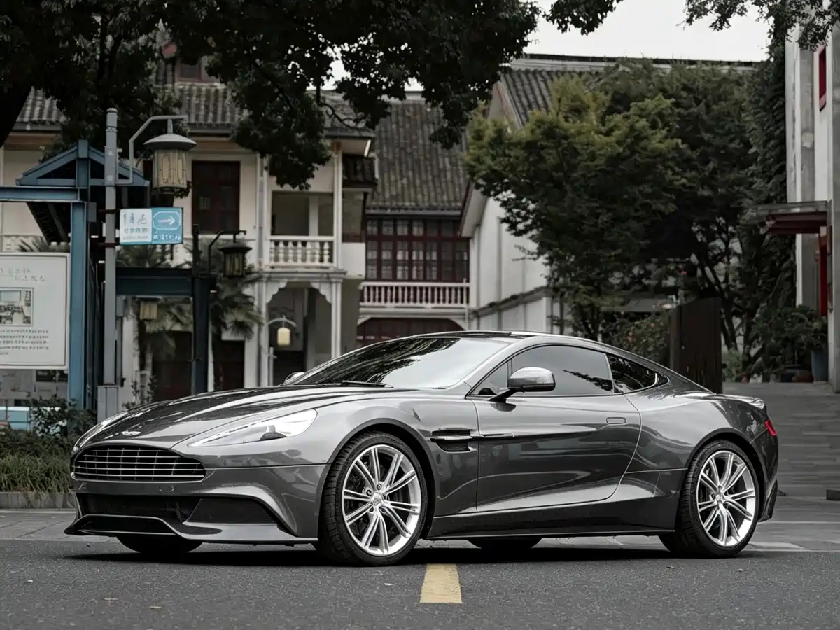 Aston Martin Vanquish 2016 2013 6.0L Standard