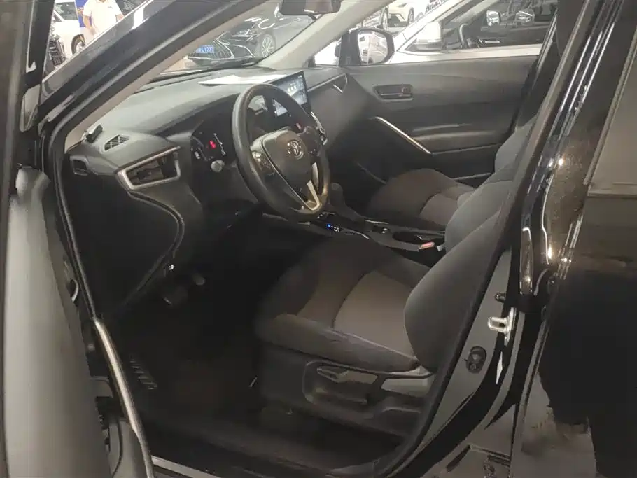 Toyota Frontlander 2023 2.0L CVT Elite Edition фото 9