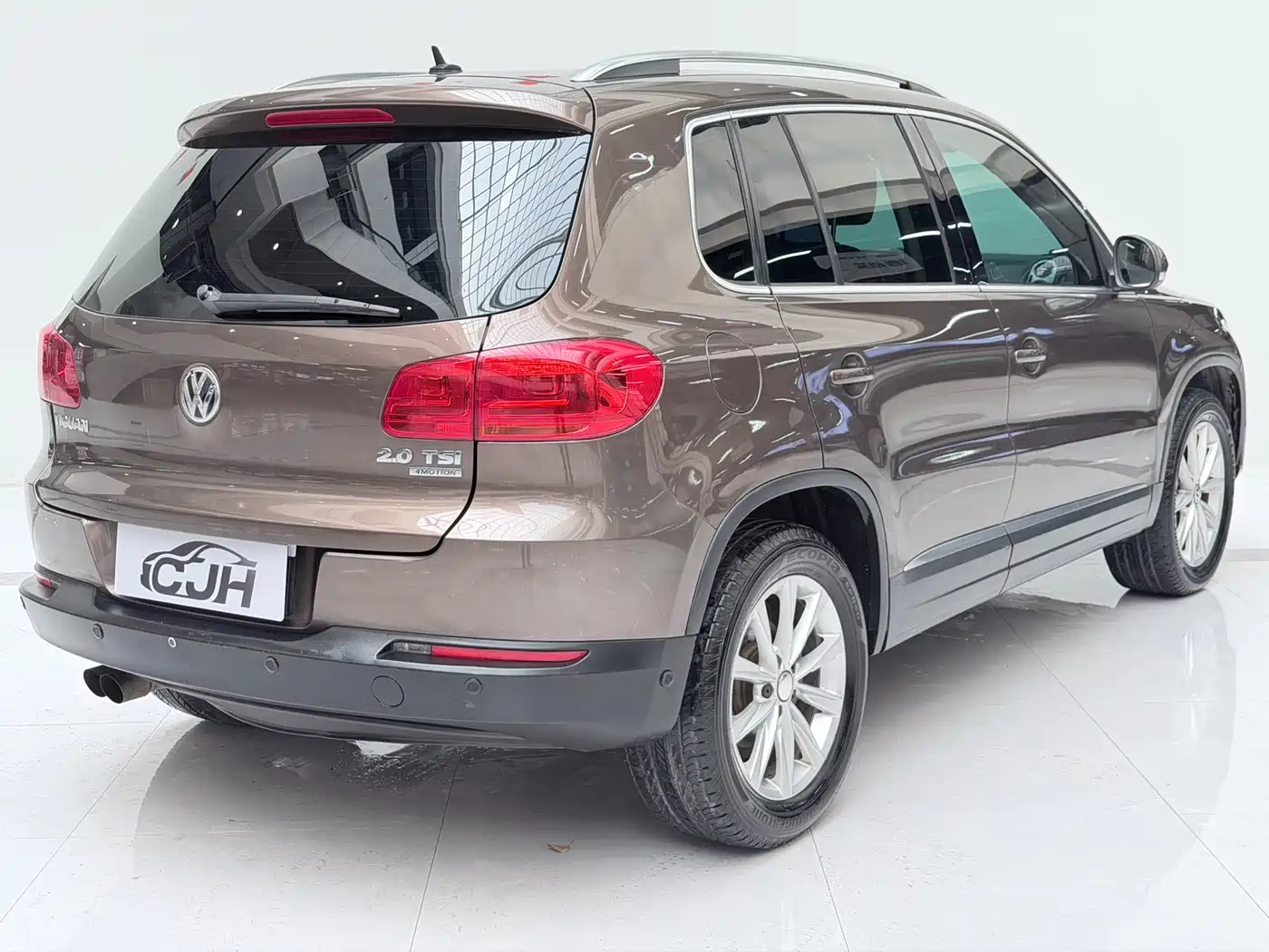 Volkswagen Tiguan 2012 2.0TSI Luxury Edition фото 7