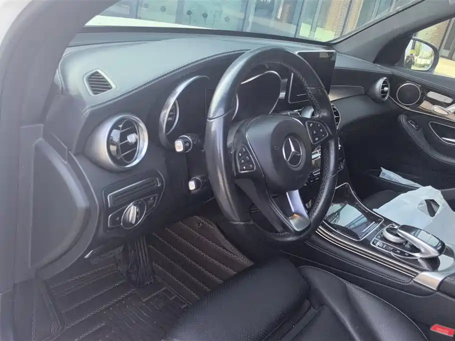 Mercedes-Benz GLC 2017 GLC 260 4MATIC Dynamic фото 12