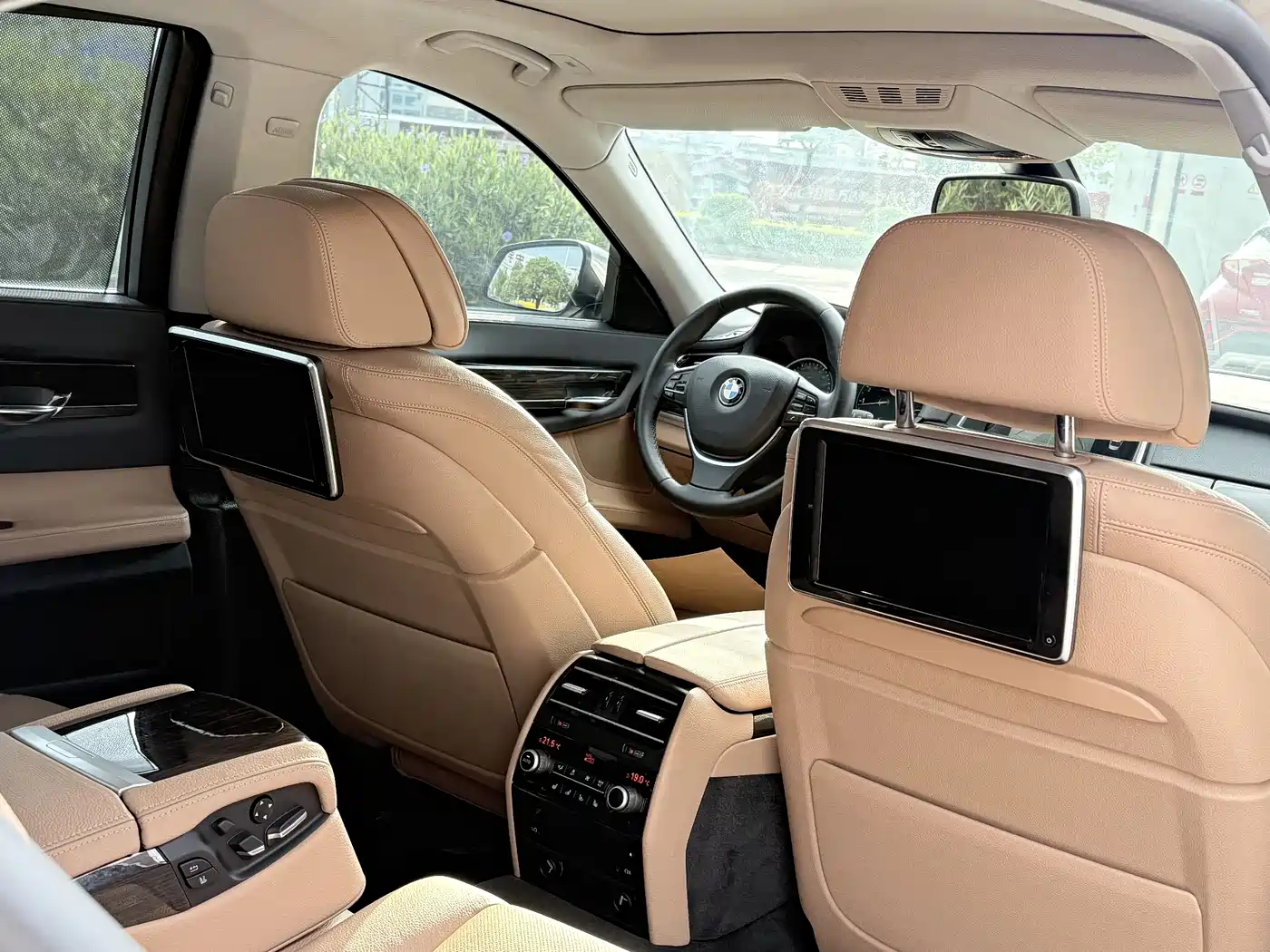 BMW 7 Series 2013 Model 730Li Luxury фото 16