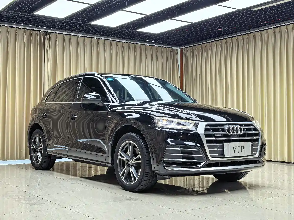 Audi Q5L 2020 Facelift 40 TFSI Honor Fashion фото 3