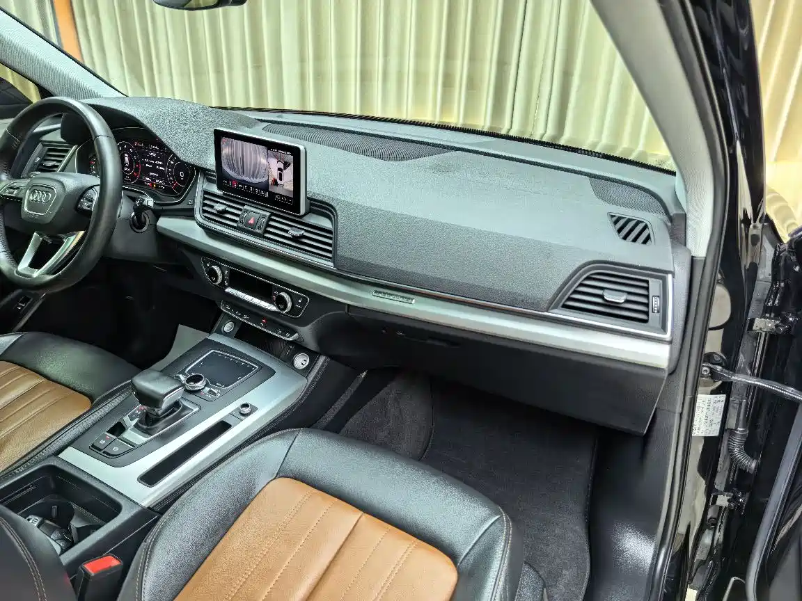 Audi Q5L 2020 Facelift 40 TFSI Honor Fashion фото 7