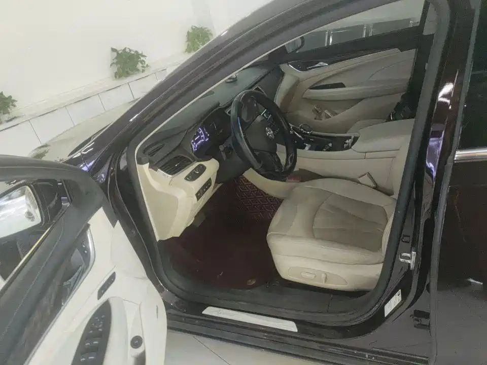Фото 4 - Buick LaCrosse