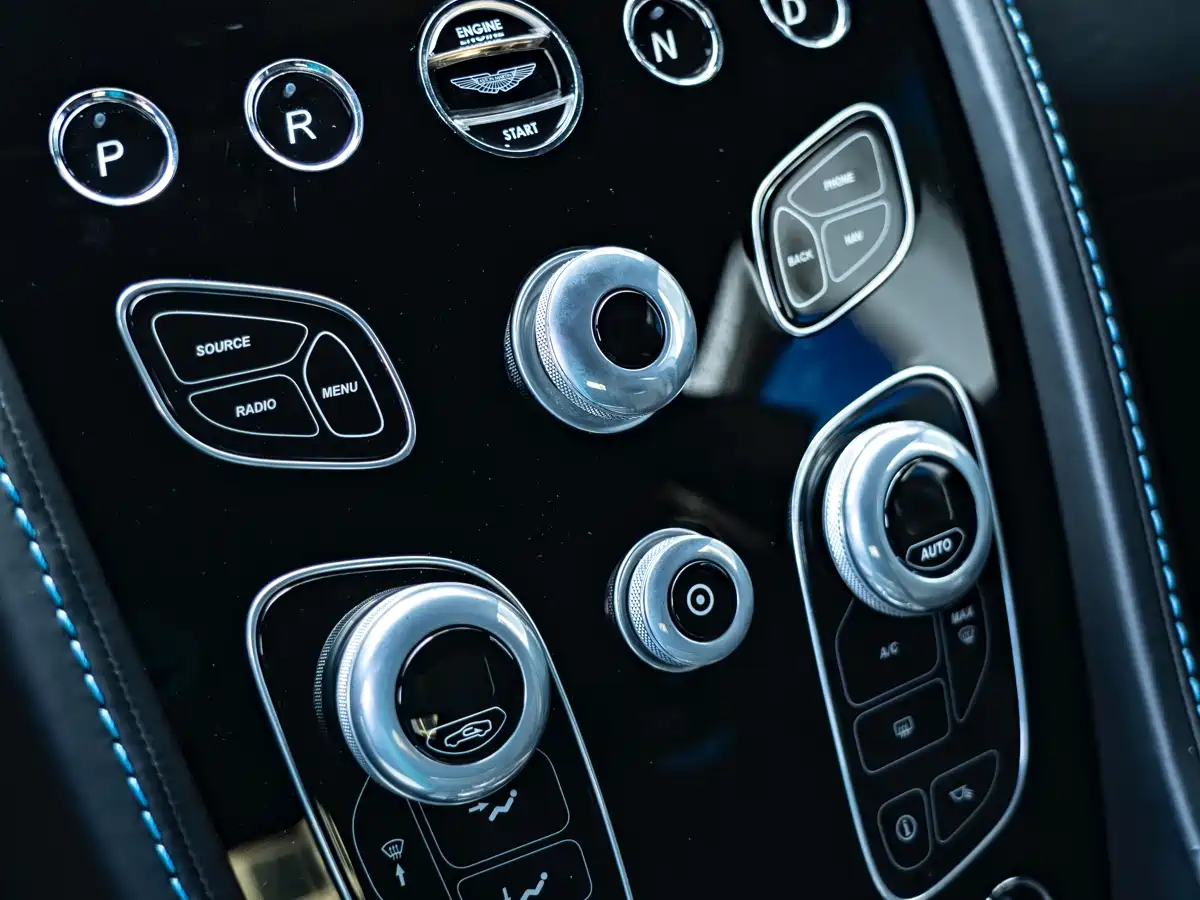 Aston Martin Rapide 2016 6.0L S фото 18