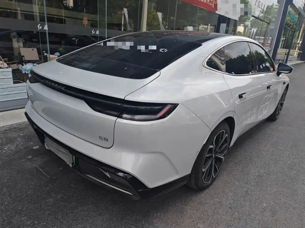 Geely Galaxy Galaxy E8 2025 700km Long Voyage Smart Drive Edition фото 6