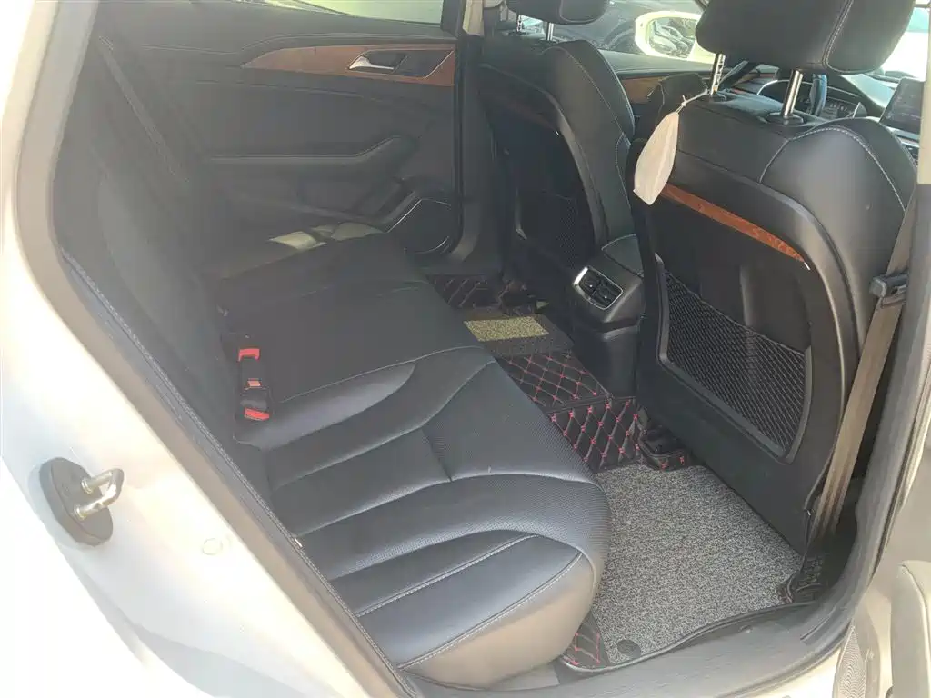 Hongqi H5 2018 30TD Smart Connected Royal Edition фото 10