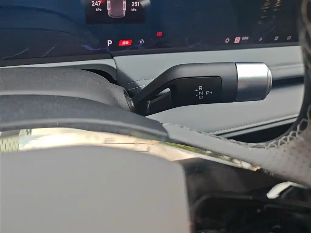 Geely Galaxy Galaxy E8 2025 700km Long Voyage Smart Drive Edition фото 13