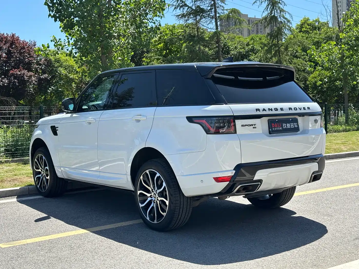 Land Rover Range Rover Sport 2021 3.0 L6 Gloss Black Edition фото 5
