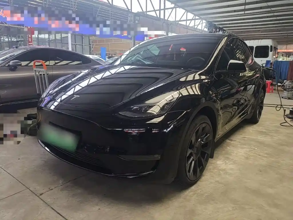 Фото 1 - Tesla Model Y