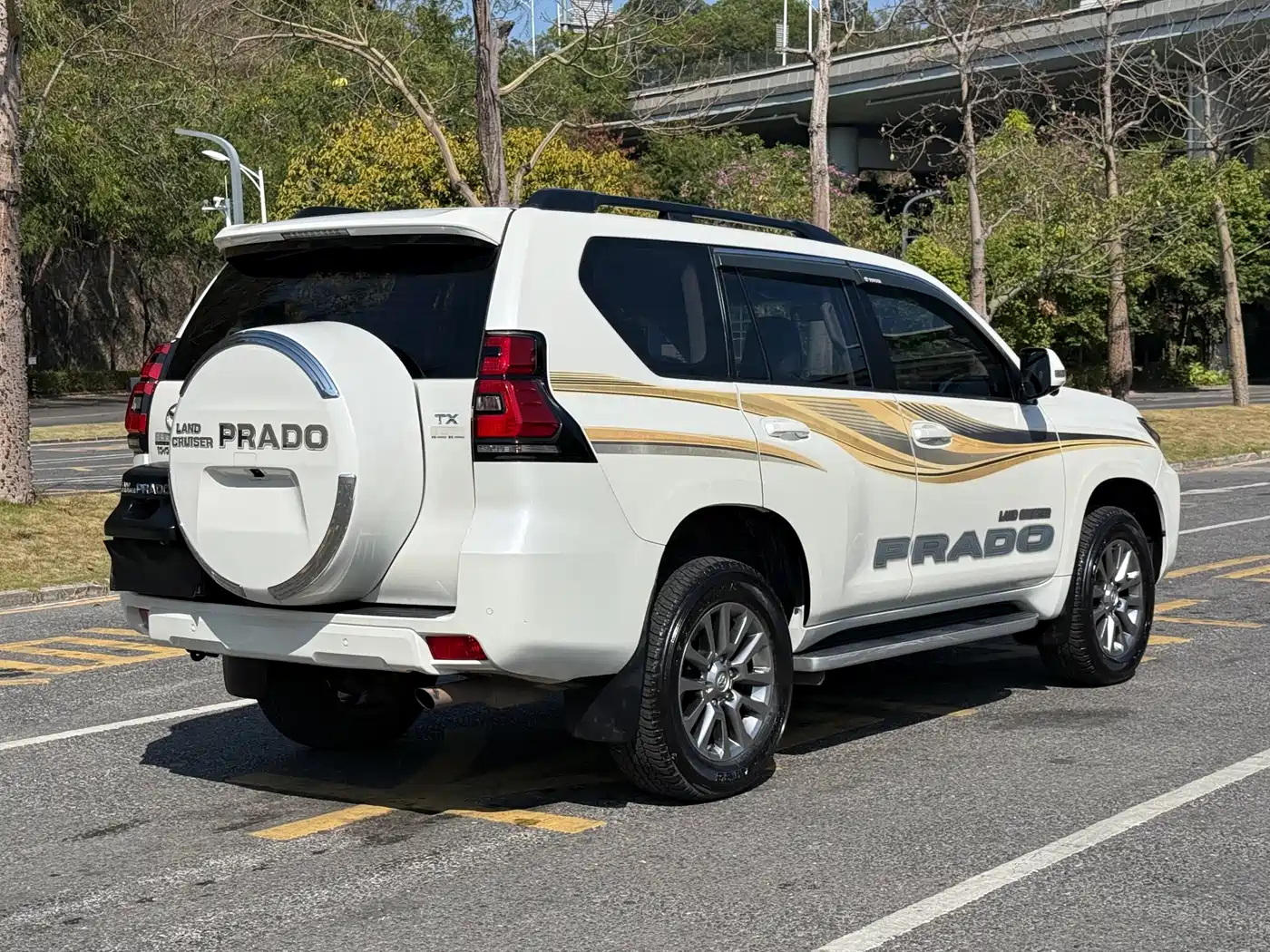Toyota Prado 2018 3.5L Automatic TX-L NAVI Rear-mounted Spare Tire фото 4
