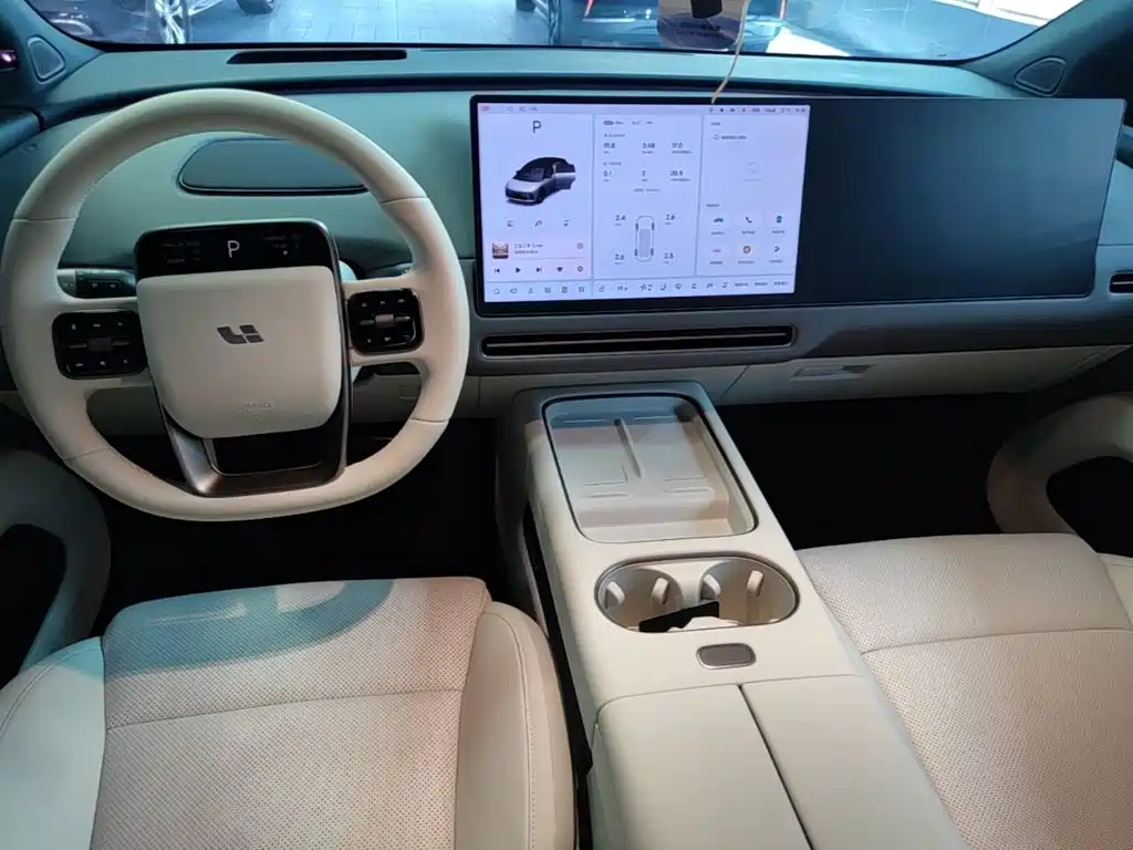 Li Auto i6 2026 2025 4WD Base Model
